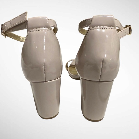 Bandolino Armory Block Heel Dress Sandals Size 8M - Picture 4 of 16